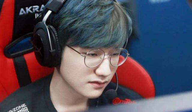 体育崔康熙：主动揽责 仍要继续调整打好比赛