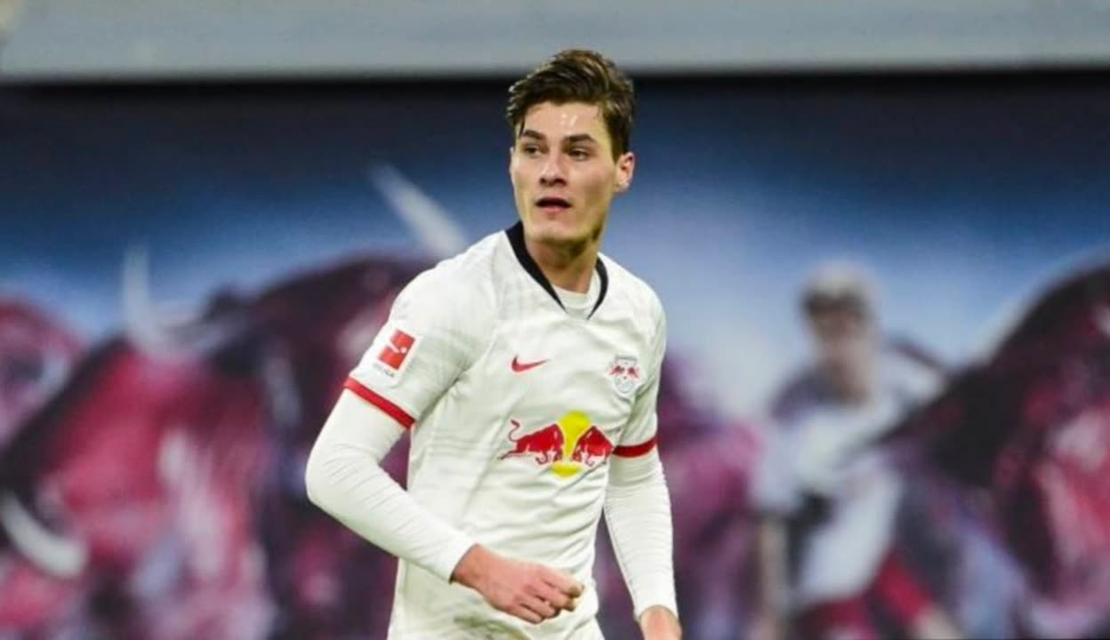 F1阿塞拜疆大奖赛：迈凯伦车手皮亚斯特里夺冠